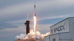 SpaceX Luncurkan 20 Satelit Starlink